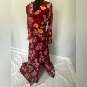 Guess Floral Long Sleeve Maxi Dress
Size: 6